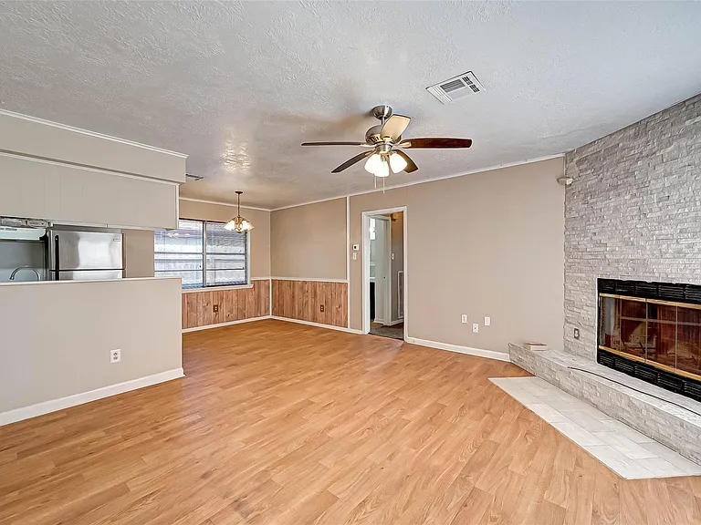 4739 Parkland St — Photo 7