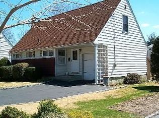 676 Westbury Ave, Westbury, NY 11590