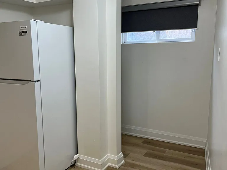 98 Frontenac Ave #1 — Photo 18