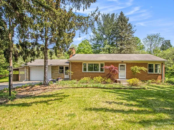 2318 Newport Rd, Ann Arbor, MI 48103