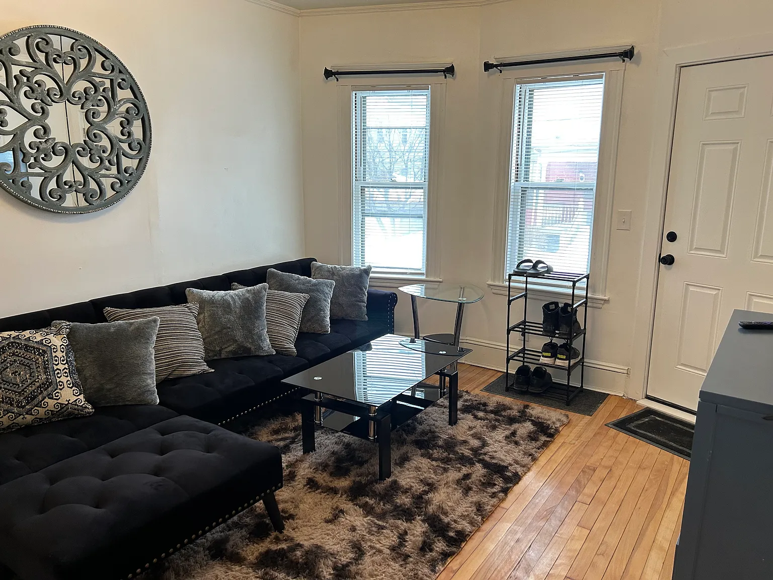 4 bed, 1200 sqft, $1,100 — Photo 3