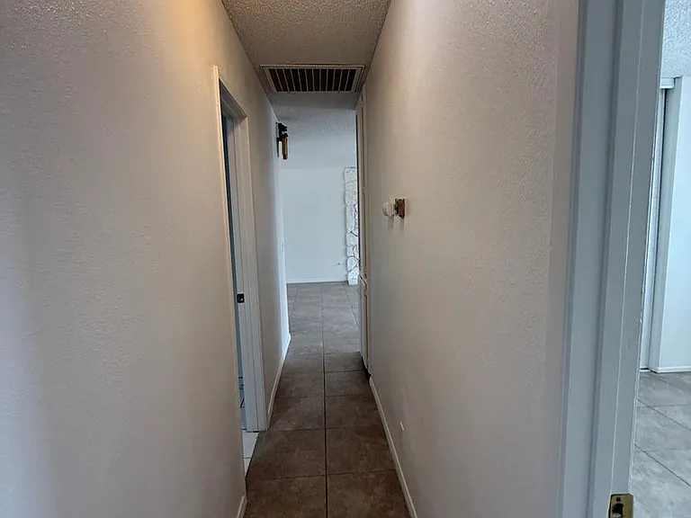 15991 N Culver Rd — Photo 26