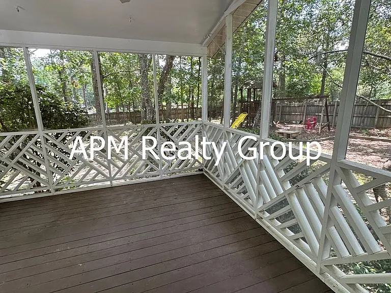 109 Rolling Creek Cir — Photo 24