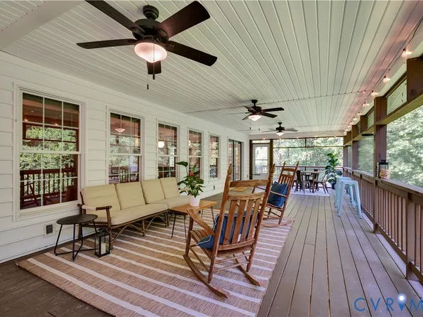 542 Ampthill Rd, Cartersville, VA 23027