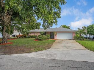 2730 13th St N, Naples, FL 34103