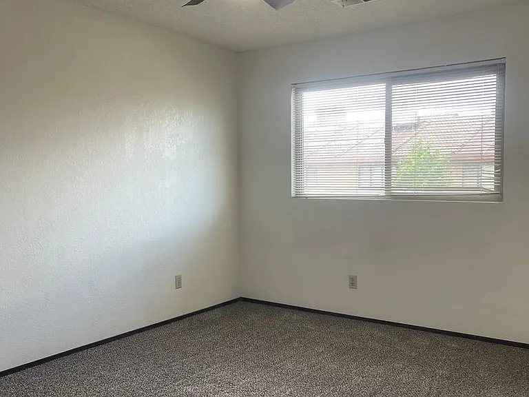 1185 Lancers Ln — Photo 22