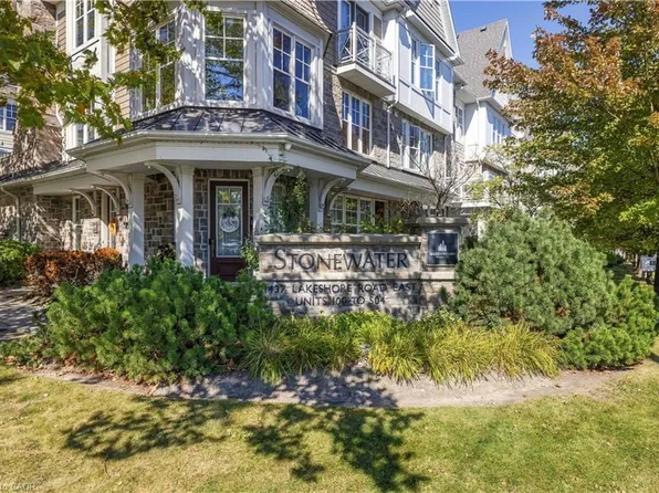 1437 Lakeshore Rd E #201, Mississauga, ON L5E 0A2