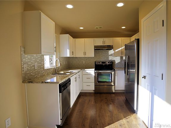 4th image of 6016 50th St NE