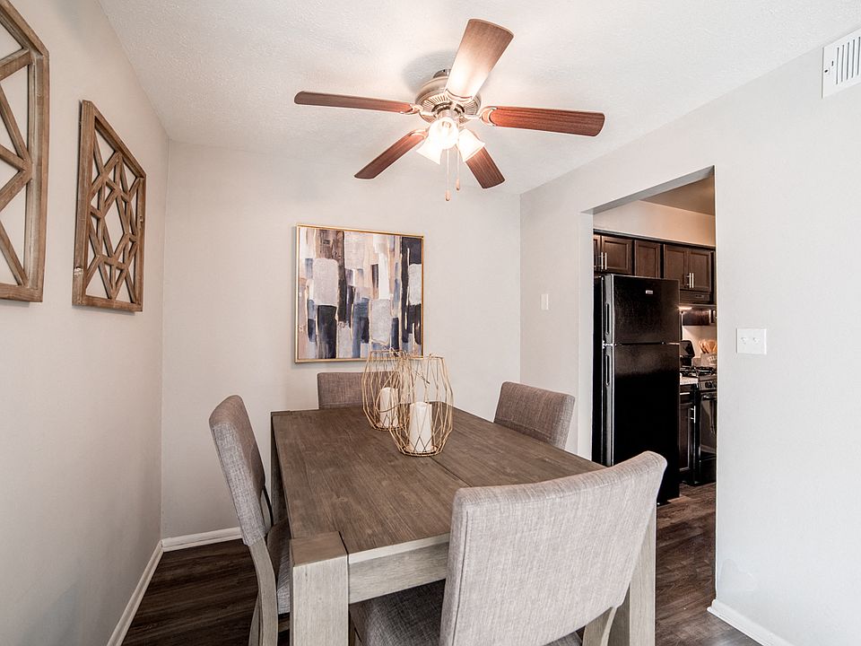 Dining Room at Chelsea Village
