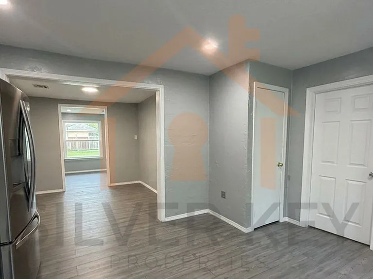1610 SW E Ave — Photo 4