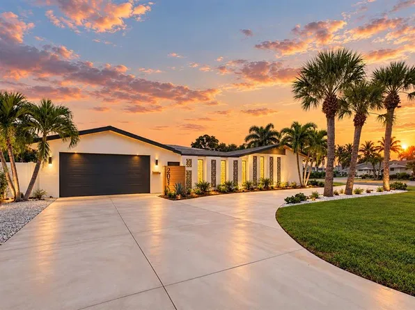 2015 DOLPHIN BOULEVARD S, ST PETERSBURG, FL 33707