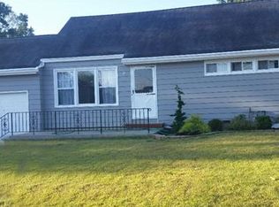 18 Pine Tree Dr, Colonia, NJ 07067