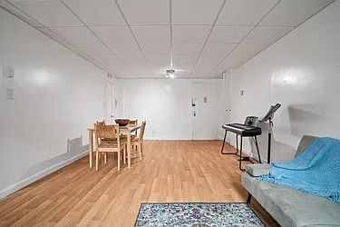 Sold by BREU CHURCHILL