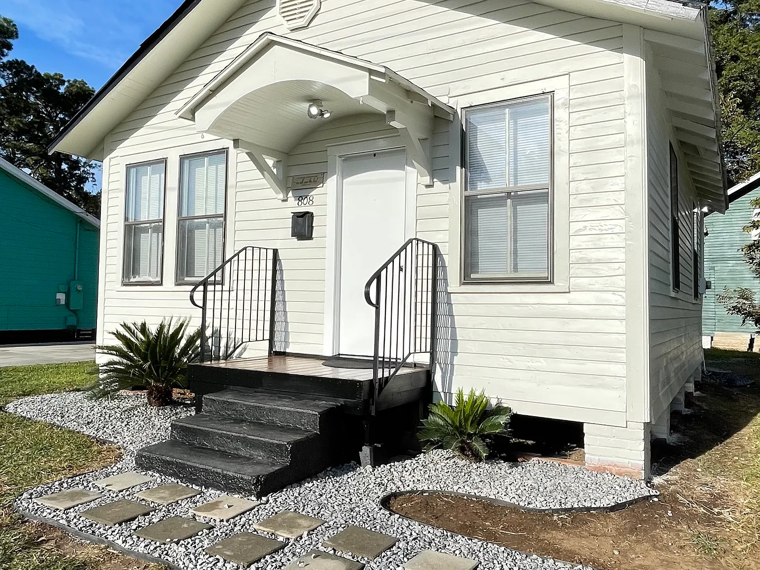 808 Gordon St — Photo 4