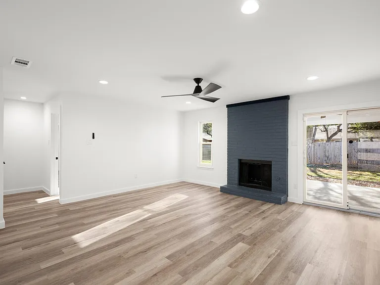 9717 Anderson Village Dr — Photo 4