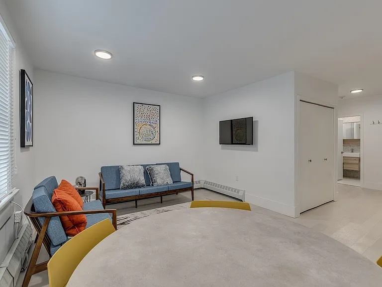1425 Haro St #203 — Photo 5