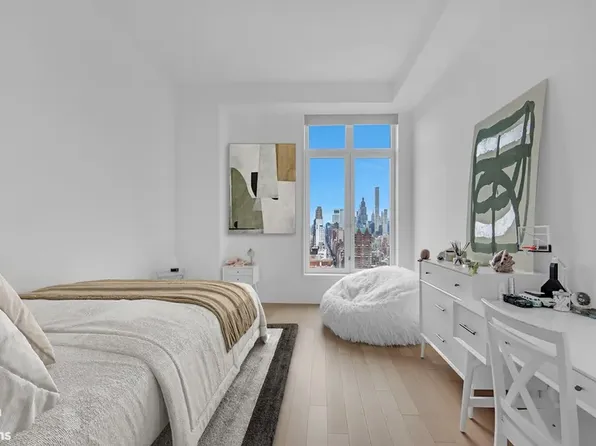 200 East 83rd Street image 13 of 18