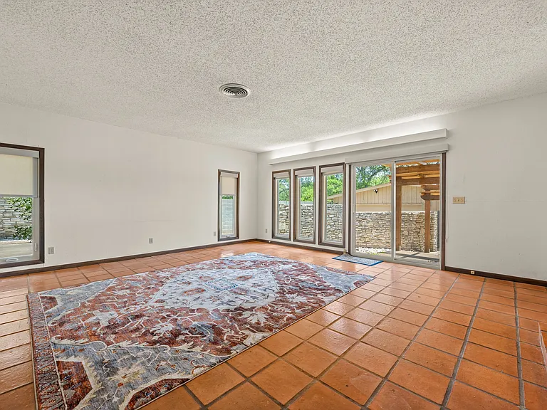6501 Mesa Dr — Photo 16