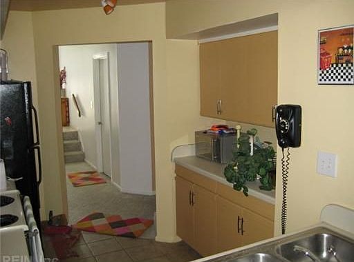 4th image of 604 Glengarry Ct