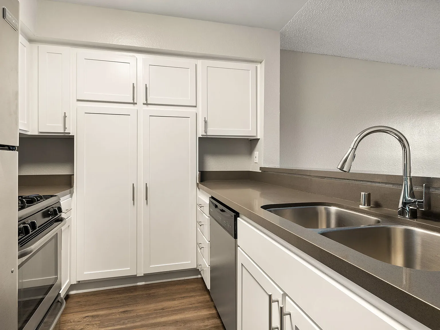 4250 Coldwater Canyon — Photo 4