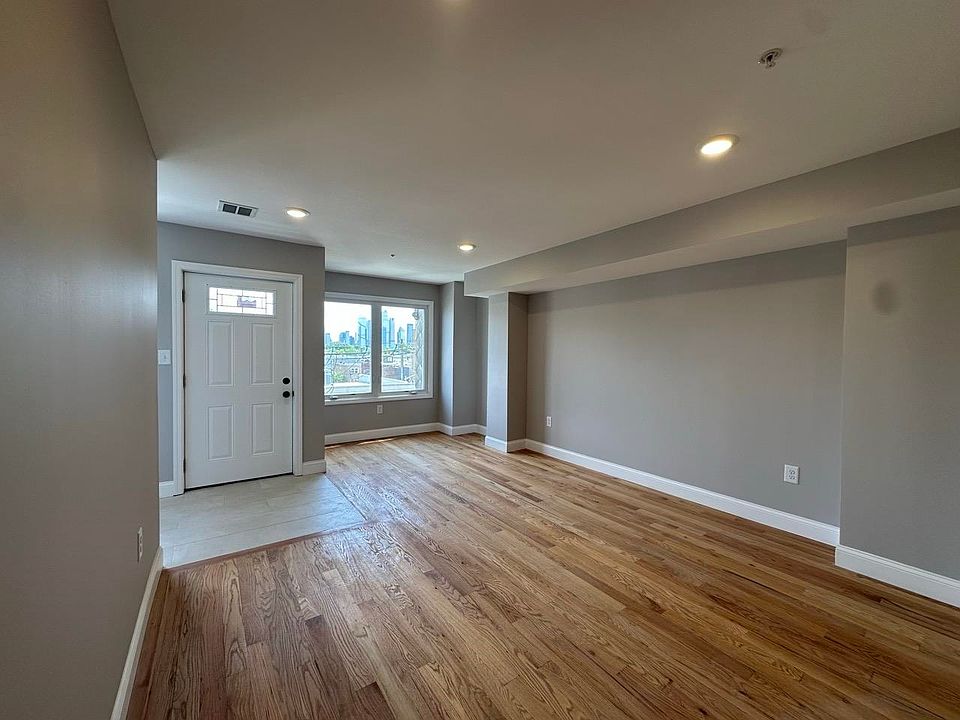 1st image of 4103 Palisade Ave #2