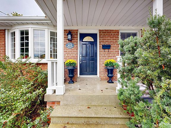 4th image of 432 Paliser Cres N