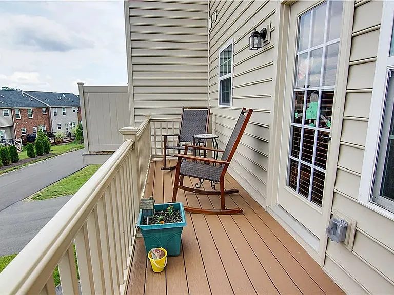 506 Broadmore Ln — Photo 16
