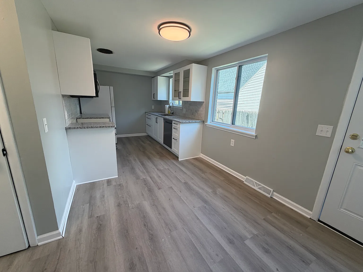 3 bed, 1500 sqft, $1,495 — Photo 4