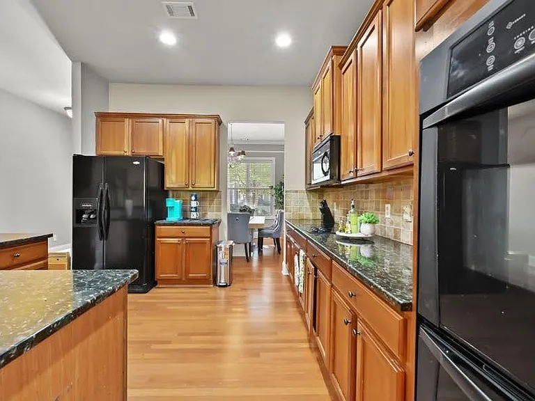 1151 Gateview Dr — Photo 2