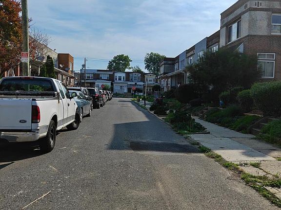 4th image of 7122 Guyer Ave