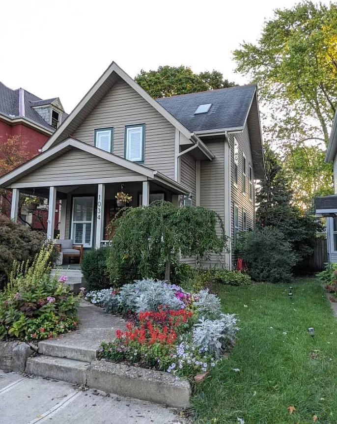 1034 Highland St — Photo 2