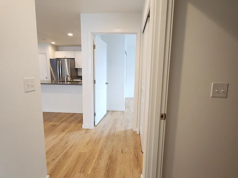 314 SW Washington Ave #106 — Photo 4