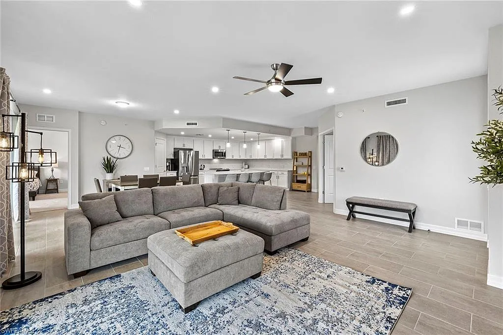 3 bed, 2.0 bath, 1980 sqft, $7,500 — Photo 3