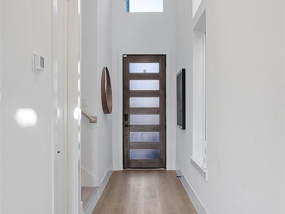 4th image of 3513 Castor St