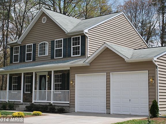 2nd image of 415 Howard Ct