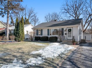 1112 N Webster St, Naperville, IL 60563