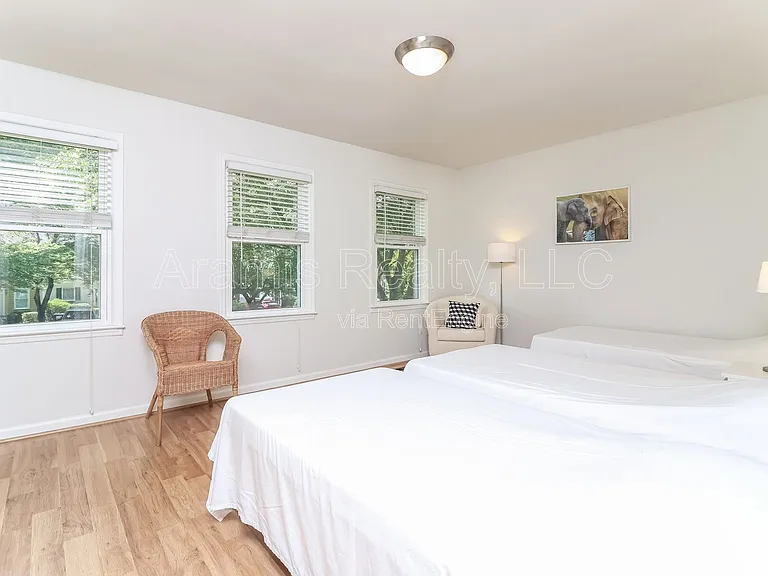 1381 Old Virginia Ct SE — Photo 10