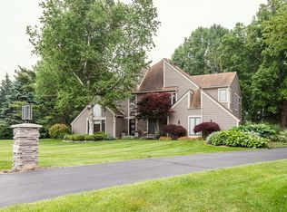 3185 Shadberry Ct, Saline, MI