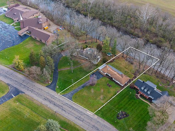 3rd image of 3014 S Burlington Dr