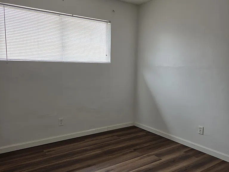 4534 Riverview Ave #G — Photo 3