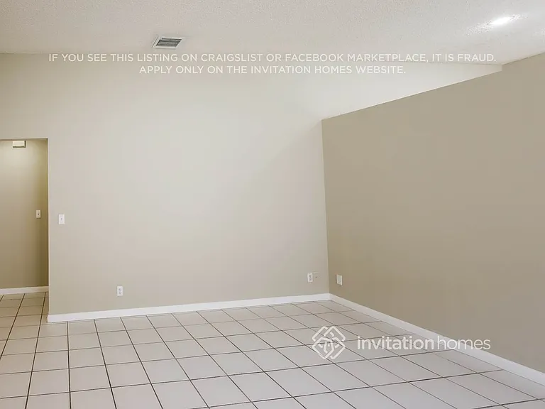 18351 NW 8th St — Photo 3