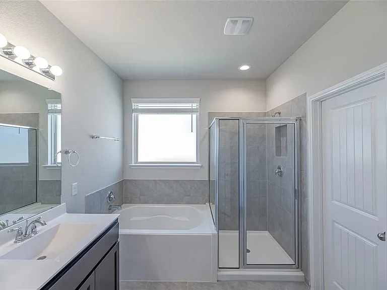 28503 Hannahs Harbor Ln — Photo 18
