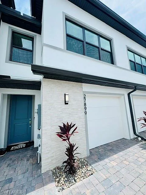 3 bed, 2.5 bath, 1816 sqft, $2,750 — Photo 2