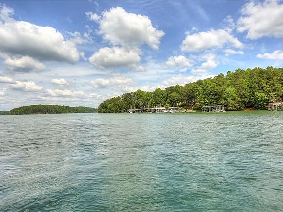 3rd image of 6349 Lakeview Dr