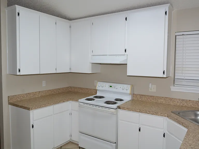 3996 Bothwell Ter — Photo 4