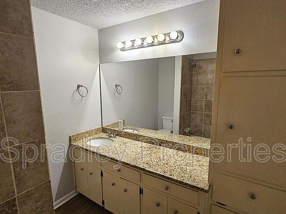 5th image of 1008 N Wall St