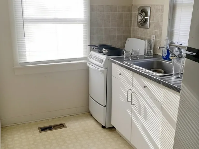 119 N Hamilton St #4 — Photo 5