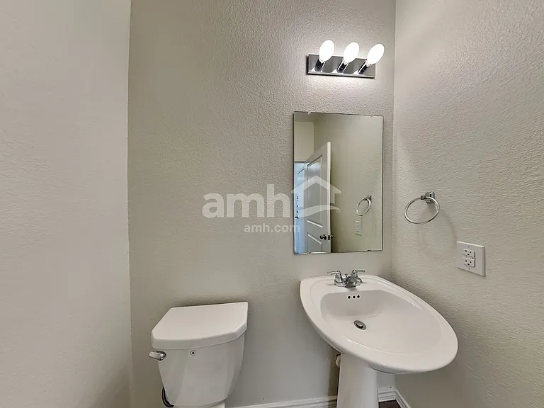 10909 Rome Ave — Photo 8