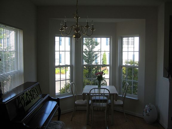 Dining room with bay window