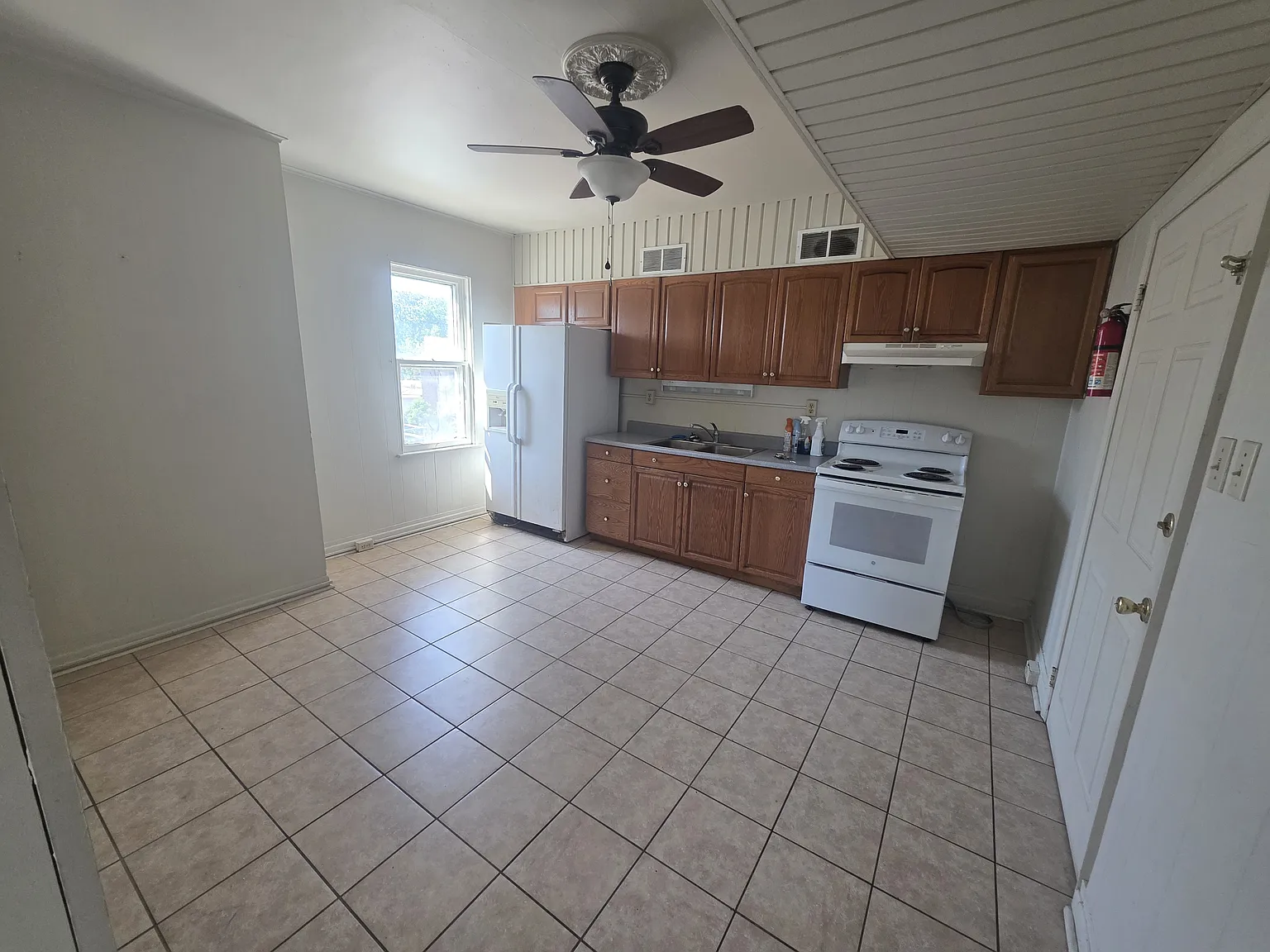 730 York St — Photo 1